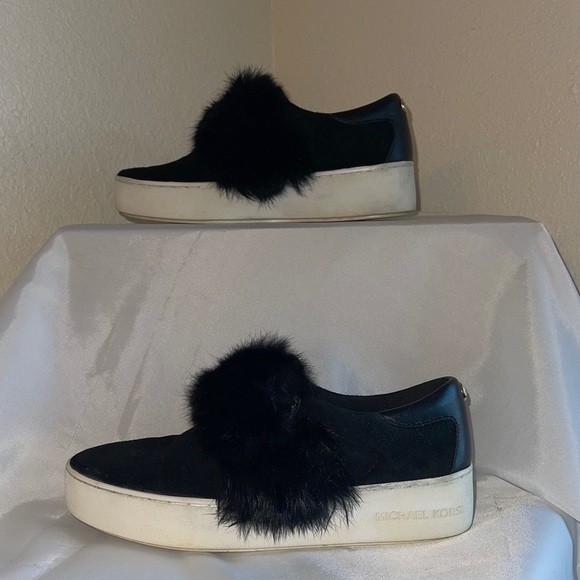 Michael Kors Black Leather & Rabbit Fur Sneakers. Size 6M GUC - Picture 2 of 8